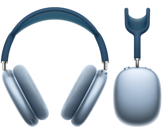 Vorderansicht von AirPods Max in Sky Blau neben einer Seitenansicht der Außenseite der AirPods Max Kopfhörer.