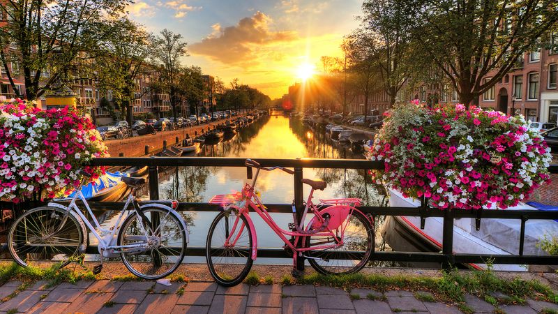 Exploring Amsterdam: Canals, design, and museums