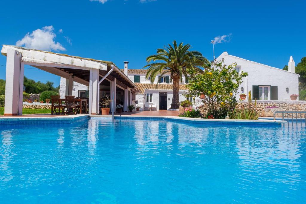 The swimming pool at or close to Agroturismo Binissafullet Vell