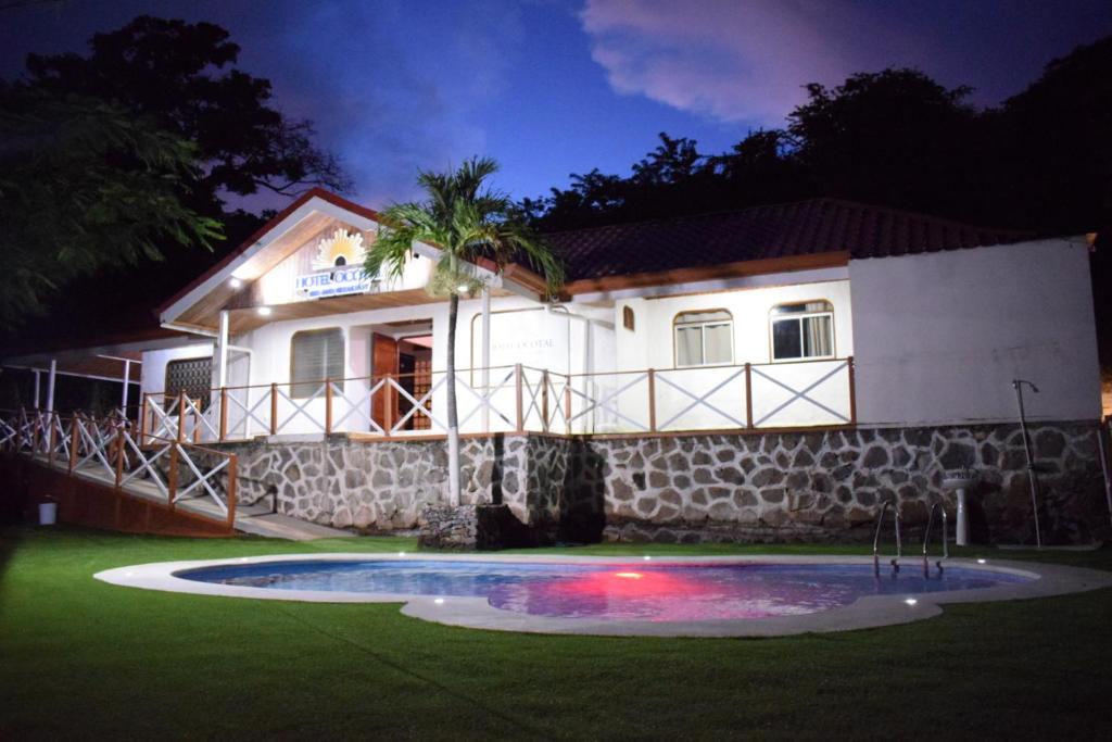 Piscina a Hotel Ocotal Bed & Breakfast o a prop