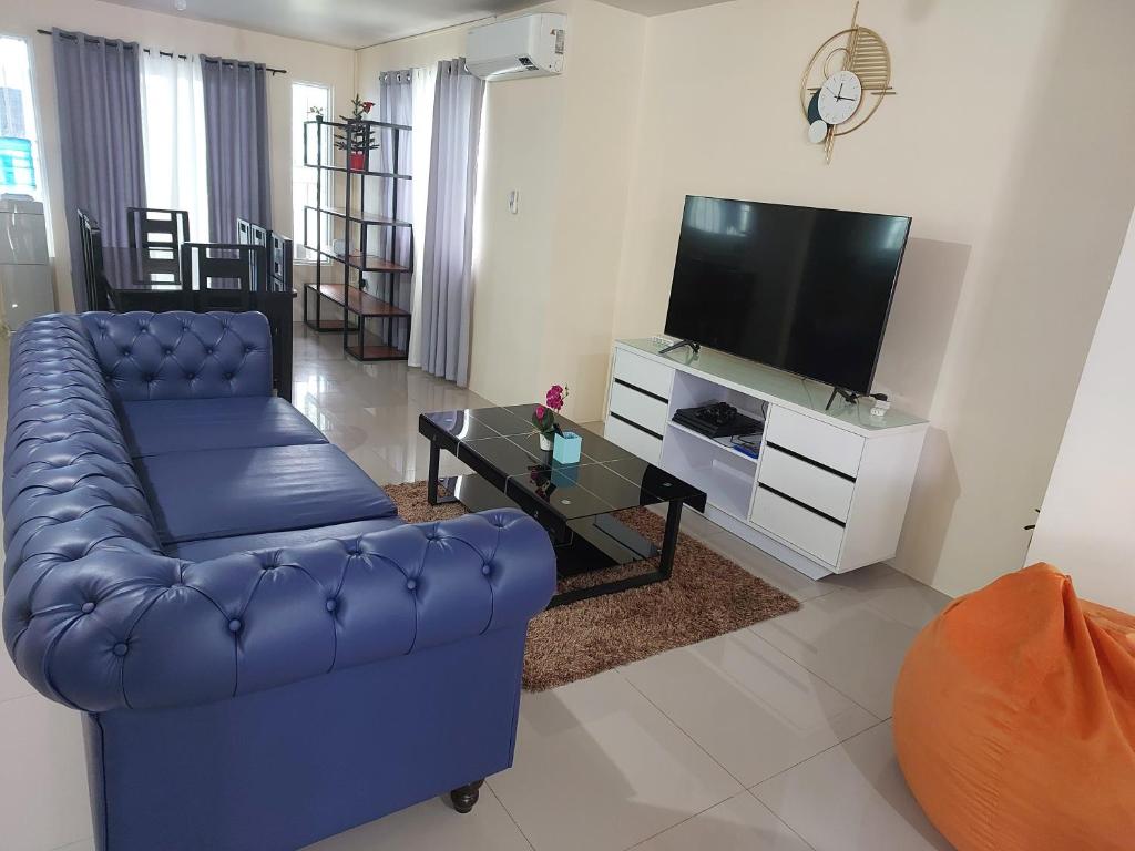 TV i/ili multimedijalni sistem u objektu 3 bed 3 bath Friendly, Friendship area, Fibre bdb