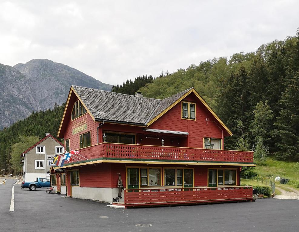 Vista general d'una muntanya o vistes d'una muntanya des de l'hostal o pensió