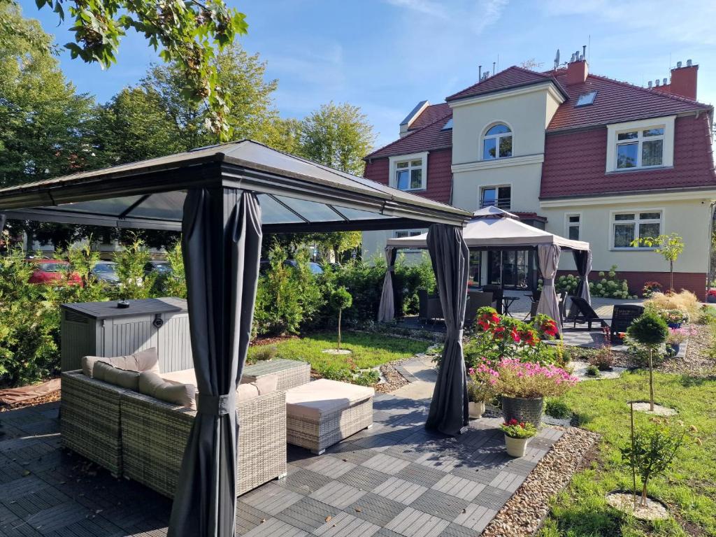 สวนหย่อมนอก Villa Babette - Ubernachtung, Parkplatz, Kurtaxe, Wifi, Aufraumung - Alles im Preis!