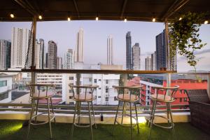 Un balcón o terraza en Hotel Ojos Del Rio