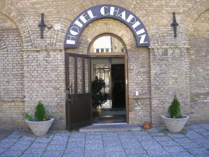 החזית או הכניסה של Hotel Chaplin