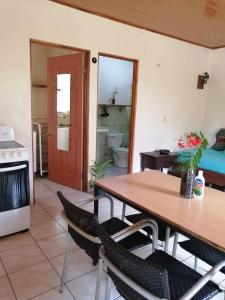 A kitchen or kitchenette at Cahuita Lodge