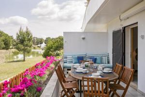 En have udenfor Casa de Férias - Troia Terrace Lake & Pool - Soltroia Comporta Aluguer