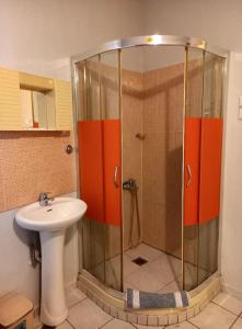 Hotel Korydallos tesisinde bir banyo