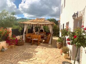 A garden outside By The Sea