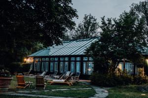 Puutarhaa majoituspaikan Engø Gård Hotel & Restaurant ulkopuolella