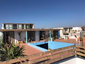 - Vistas a una casa con piscina en Surf HouseMaroc en Esauira