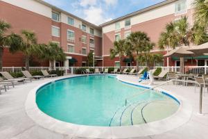 Bazen u ili blizu objekta Homewood Suites by Hilton Orlando Airport