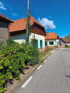 a house on the side of the road at Apartments Eibenthal in Eibenthal