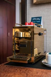 อุปกรณ์ชงชาและกาแฟของ Hotel Holt - The Art Hotel