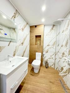 Bathroom sa Апартамент за гости Лена Златоград