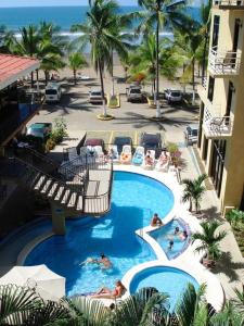 Sundlaugin á Balcon del Mar Beach Front Hotel eða í nágrenninu