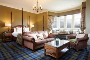 Loch Fyne Hotel & Spa tesisinde bir oturma alanı