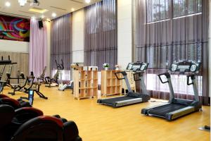 Fitness centrum a/nebo fitness zařízení v ubytování Freedom Design Hotel