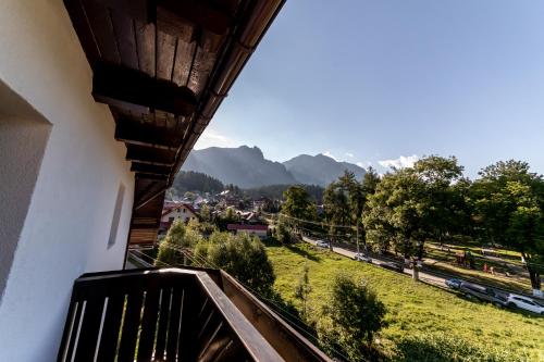 Ein allgemeiner Bergblick oder ein Berglick von des Hotels aus