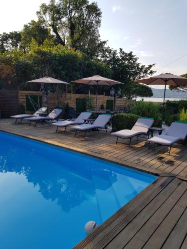 The swimming pool at or close to Hotel Villa Maya