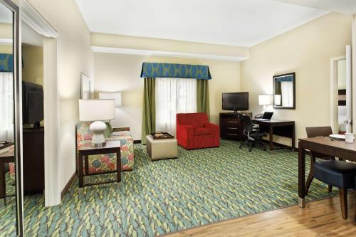 Prostor za sedenje u objektu Homewood Suites by Hilton Orlando Airport