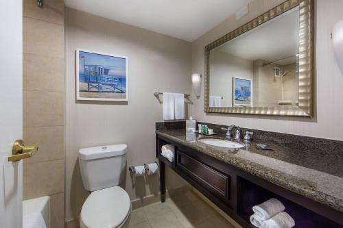 Phòng tắm tại Hilton Irvine/Orange County Airport