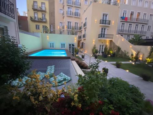 Baseinas apgyvendinimo įstaigoje TM Luxury Apartments Lisbon arba netoliese