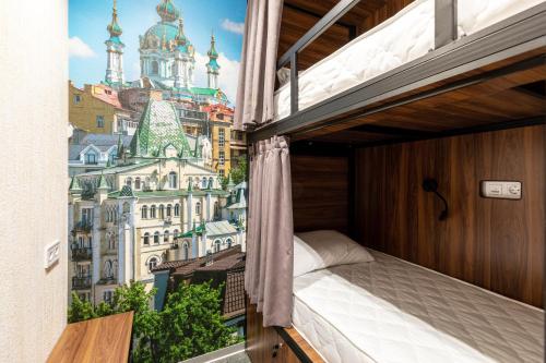 Легло или легла в стая в MISTO capsule hotel