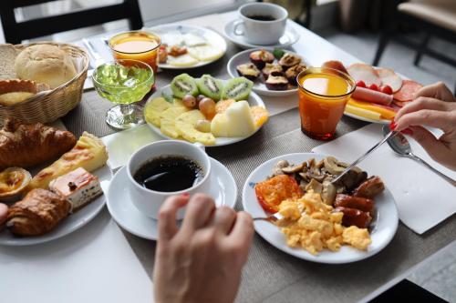 Makanan di atau berdekatan hotel