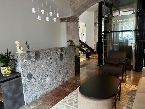 Trevi Hotel & Restorant, Shengjin tesisinde bir oturma alanı