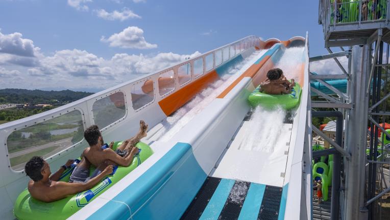 WhiteWater's high flow water jets at work on Blasterango Battle at Soaky Mountain Waterpark