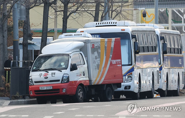 계속된 수취거절에 헌재 결론 “尹 받았다 간주”…27일 첫 기일