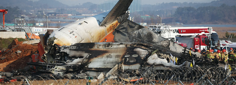 제주항공 여객기 추락… 179명 사망 ‘대참사’