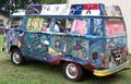 Muitos artistas usam a Kombi como tela de pintura para desenvolver a sua arte.