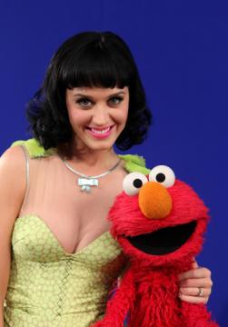 Katy-perry-and-elmo.jpg