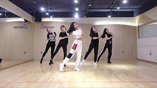 유빈(Yubin) "숙녀 (淑女)" Dance Practice