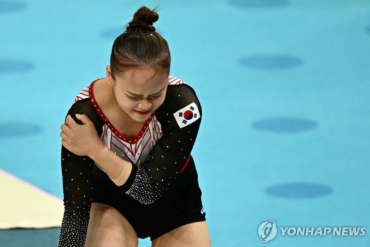 연습 때 다친 아픈 어깨 잡고도 도마 결선 진출 강행한 여서정 