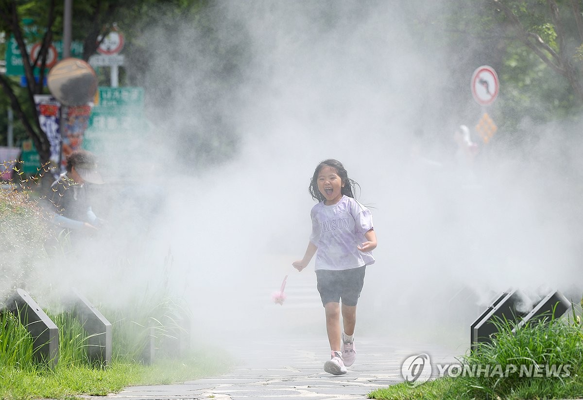 주춤한 더위에 뛰노는 동심