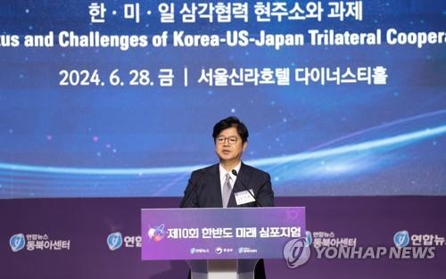 Seong Ghi-hong, CEO and president of Yonhap News Agency, speaks during a symposium, co-hosted with Seoul's unification ministry, at the Shilla Hotel in Seoul on June 28, 2024. (Yonhap) 