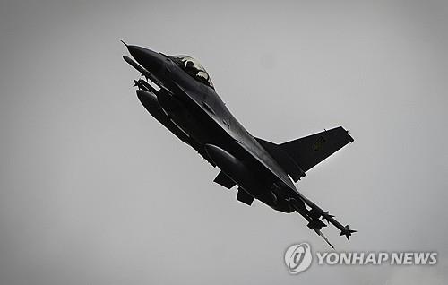 F-16 전투기