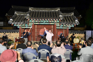 고령향교서 즐긴 ‘경신수야 콘서트’ 가을 정취 물씬