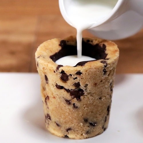 princessdawnauroreon:
“ underlytrashy:
“ blogkhadra:
“Milk in a cookie cup
”
Backwards egg
”
Are you trying to tell me the centre of an egg is a cookie?
”