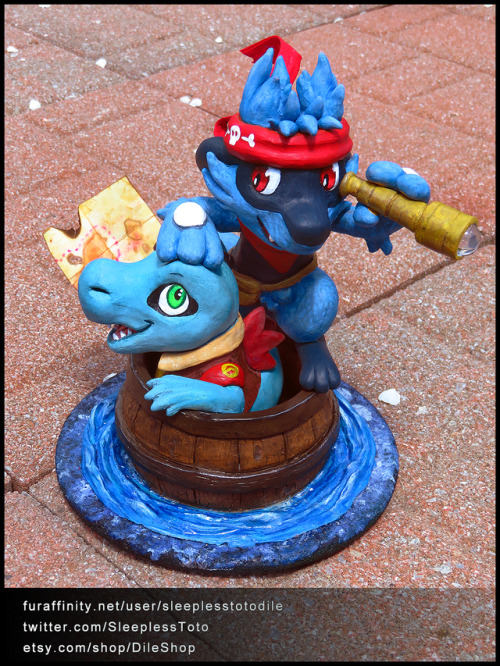 https://www.furaffinity.net/view/31680135/
Woot, knocked this one out.
Came out super cute too!
Leon’s bandanna is actually partially painted cloth with wiremesh in them, blended into the sculpture itself (less fragile)
Vagus’ map was actually burned...