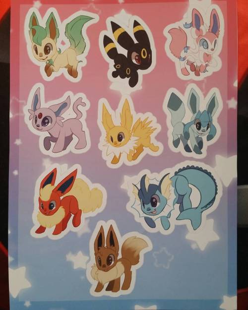 *NEW* Eeveelution sticker set! Finally got these finished and up for sale!
Ready to buy: www.etsy.com/uk/shop/EllesDoodleBox
#pokemonstickers #pokemon #eeveelution #pokemonart #espeon #flareon #eevee #vaporeon #glaceon #leafeon #umbreon #slyveon...