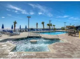 Upgraded Studio at Landmark Resort ! 17 pools, lazy rivers, jacuzzis! 814