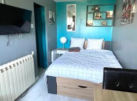 Studio cosy indépendant avec Jardin à Osny proche Cergy Pontoise，位于Osny的酒店