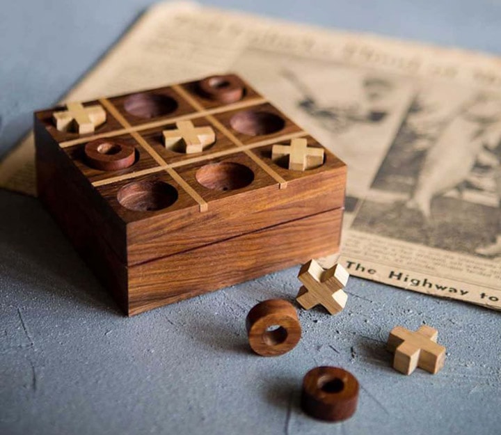 Wooden tic-tac-toe game