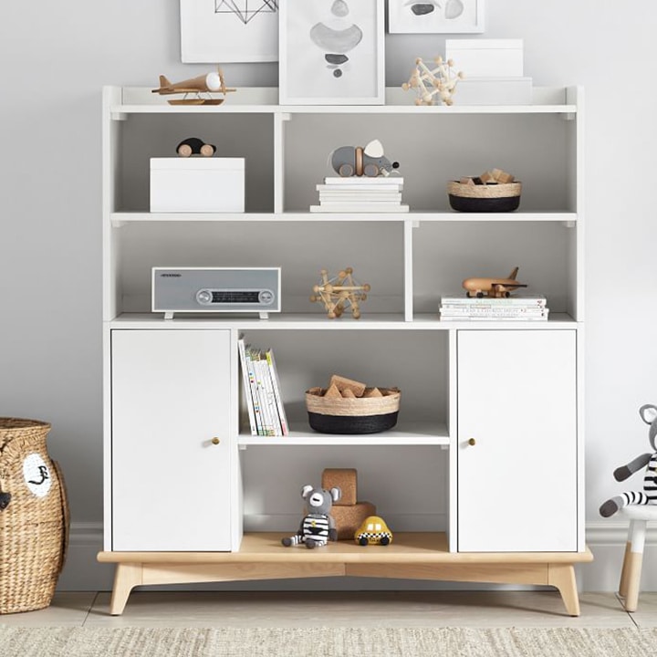 Storage shelf hutch with baskets and toys