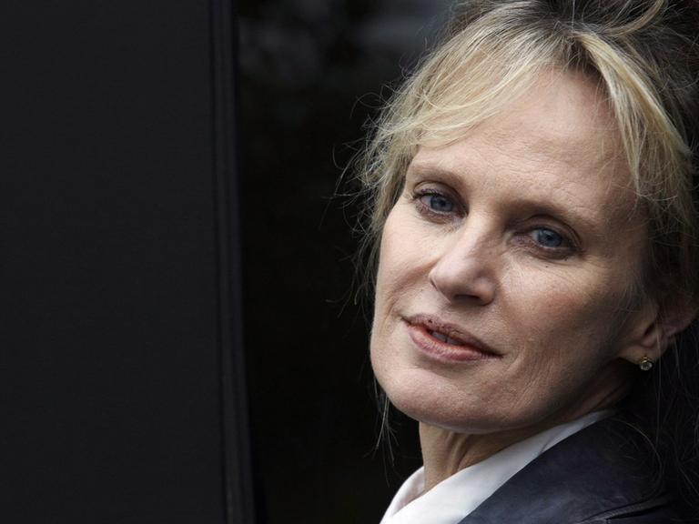 Die US-amerikanische Schriftstellerin Siri Hustvedt posiert am 15. November 2011 in Barcelona.