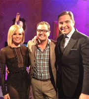 Alan Carr: Chatty Man. Image shows from L to R: Amanda Holden, Alan Carr, David Walliams. Copyright: Open Mike Productions